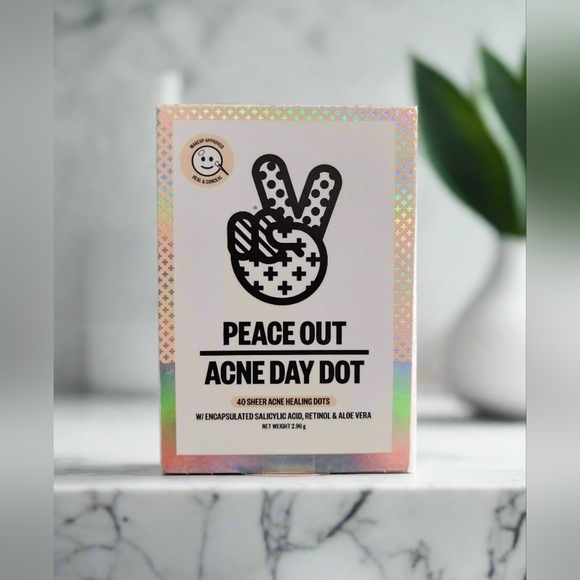 Peace Out Acne Day Dots (40 dots - Jumbo Size) - NEW IN BOX - Picture 1 of 4